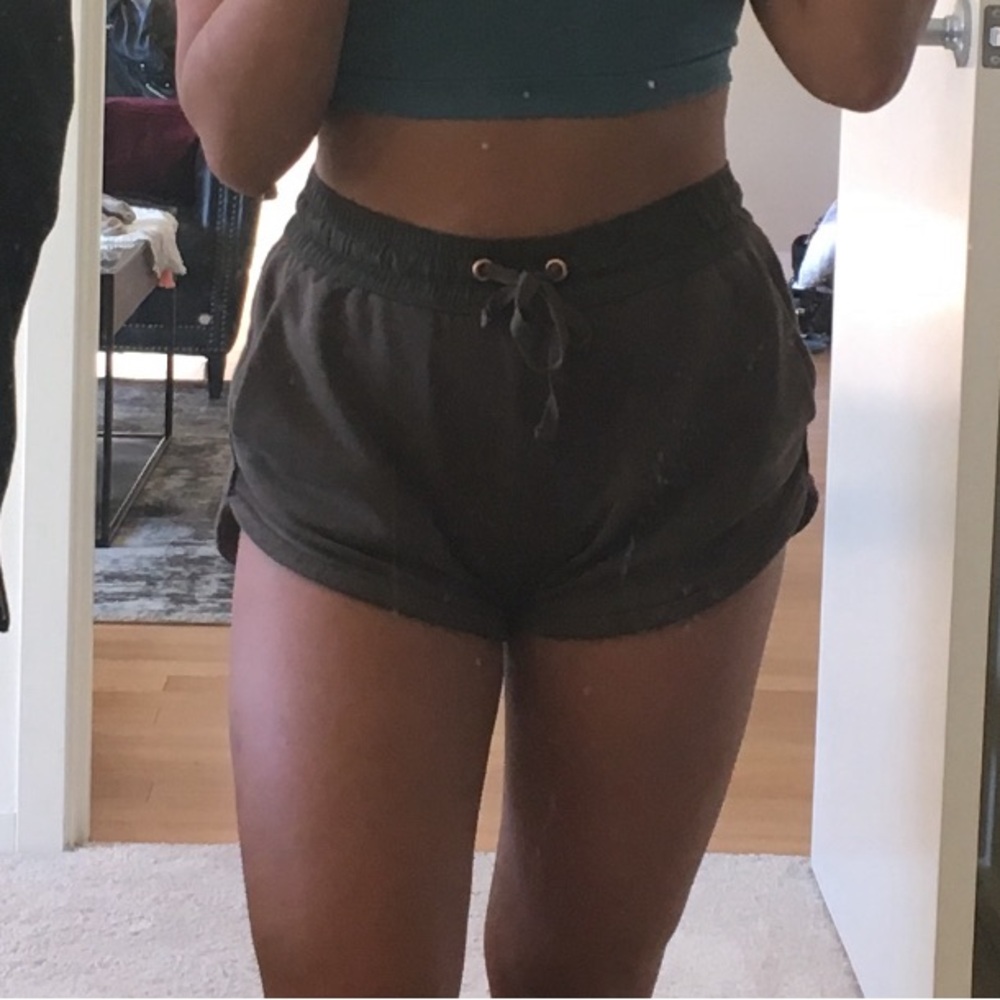 H&M soft basic pajama lounge shorts olive green S